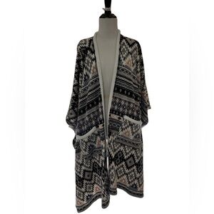 Women's Black and Cream Patterned Sweater